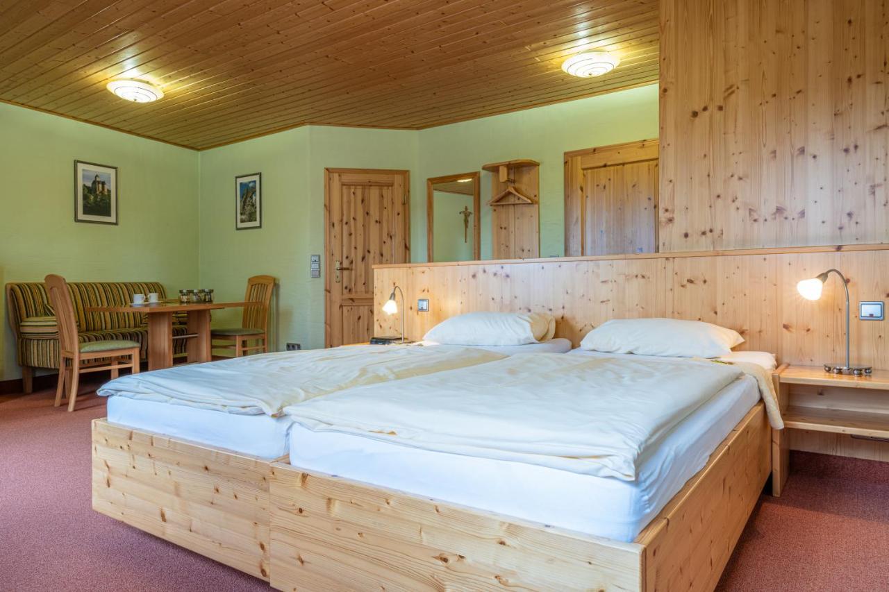 Gasthof Weisser Schwan Windischeschenbach Esterno foto